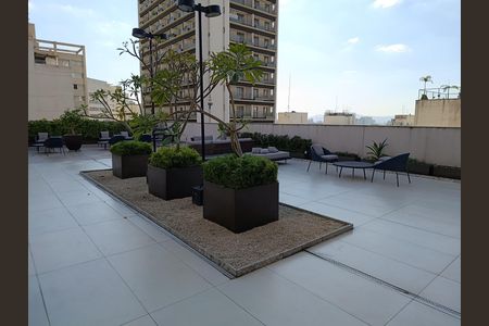 Studio à venda com 27m², 1 quarto e sem vaga Studio à venda com 27m², 1 quarto e sem vagaRooftop Bar