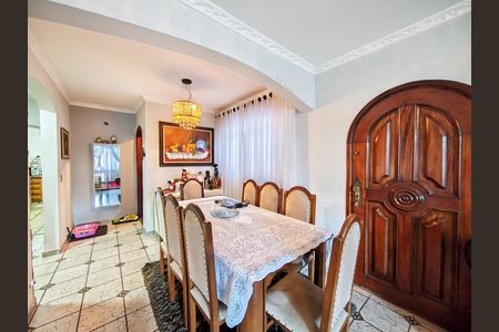Casa à venda com 303m², 3 quartos e 5 vagasSala