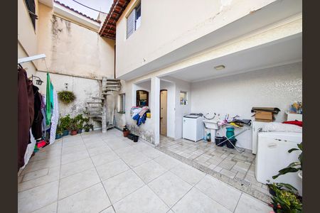 Casa à venda com 303m², 3 quartos e 5 vagasQuintal