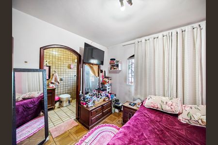 Casa à venda com 303m², 3 quartos e 5 vagasSuíte 2