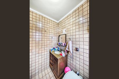 Casa à venda com 303m², 3 quartos e 5 vagasBanheiro da Suíte 2