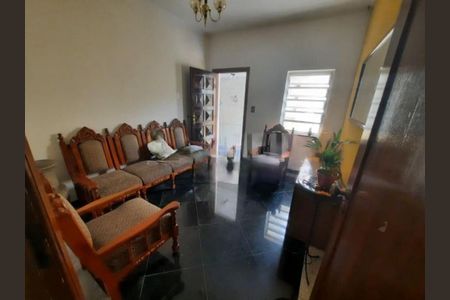 Casa à venda com 4 quartos, 300m² em Vila Santo Estefano, São Paulo