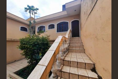 Casa à venda com 4 quartos, 300m² em Vila Santo Estefano, São Paulo