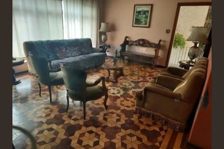 Casa à venda com 4 quartos, 300m² em Vila Santo Estefano, São Paulo