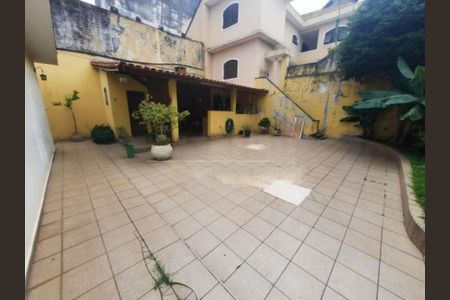 Casa à venda com 300m², 4 quartos e 7 vagas