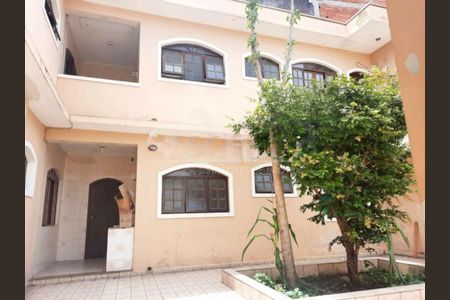 Casa à venda com 4 quartos, 300m² em Vila Santo Estefano, São Paulo
