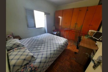 Casa à venda com 4 quartos, 300m² em Vila Santo Estefano, São Paulo
