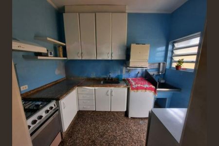 Casa à venda com 4 quartos, 300m² em Vila Santo Estefano, São Paulo