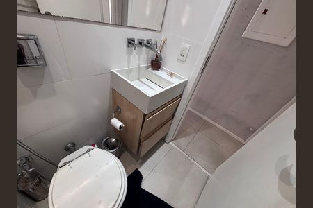 Apartamento à venda com 76m², 3 quartos e 1 vaga Apartamento à venda com 76m², 3 quartos e 1 vagaBanheiro