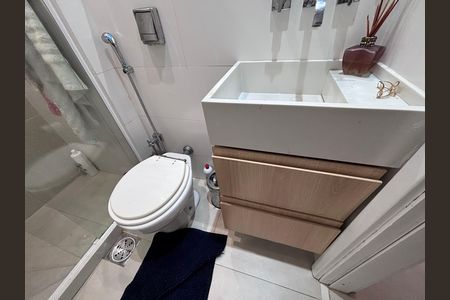 Apartamento à venda com 76m², 3 quartos e 1 vaga Apartamento à venda com 76m², 3 quartos e 1 vagaBanheiro