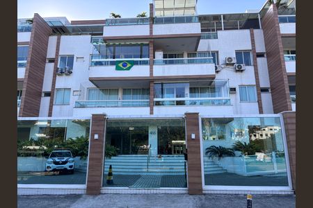 Apartamento à venda com 76m², 3 quartos e 1 vaga Apartamento à venda com 76m², 3 quartos e 1 vagaFachada