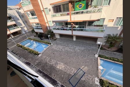 Apartamento à venda com 76m², 3 quartos e 1 vaga Apartamento à venda com 76m², 3 quartos e 1 vagaVaranda