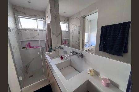 Apartamento à venda com 76m², 3 quartos e 1 vaga Apartamento à venda com 76m², 3 quartos e 1 vagaBanheiro do Quarto 1