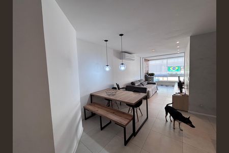 Sala de apartamento para alugar com 3 quartos, 76m² em Recreio dos Bandeirantes, Rio de Janeiro