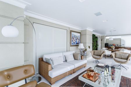 Apartamento à venda com 277m², 2 quartos e 4 vagas Apartamento à venda com 277m², 2 quartos e 4 vagasVaranda