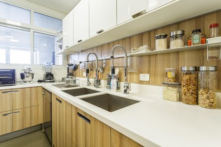 Apartamento à venda com 277m², 2 quartos e 4 vagas Apartamento à venda com 277m², 2 quartos e 4 vagasCozinha