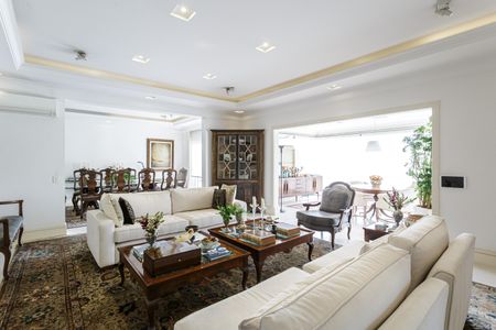 Apartamento à venda com 277m², 2 quartos e 4 vagas Apartamento à venda com 277m², 2 quartos e 4 vagasSala