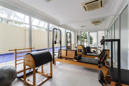 Apartamento à venda com 277m², 2 quartos e 4 vagas Apartamento à venda com 277m², 2 quartos e 4 vagasÁrea comum - Academia