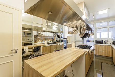 Apartamento à venda com 277m², 2 quartos e 4 vagas Apartamento à venda com 277m², 2 quartos e 4 vagasCozinha