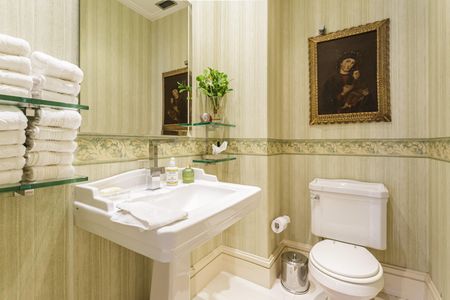 Apartamento à venda com 277m², 2 quartos e 4 vagas Apartamento à venda com 277m², 2 quartos e 4 vagasLavabo