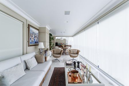 Apartamento à venda com 277m², 2 quartos e 4 vagas Apartamento à venda com 277m², 2 quartos e 4 vagasVaranda