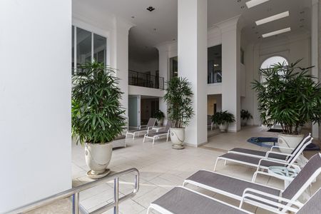 Apartamento à venda com 277m², 2 quartos e 4 vagas Apartamento à venda com 277m², 2 quartos e 4 vagasÁrea comum - Piscina
