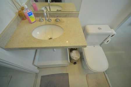 Apartamento à venda com 78m², 2 quartos e 2 vagasBanheiro da Suíte 