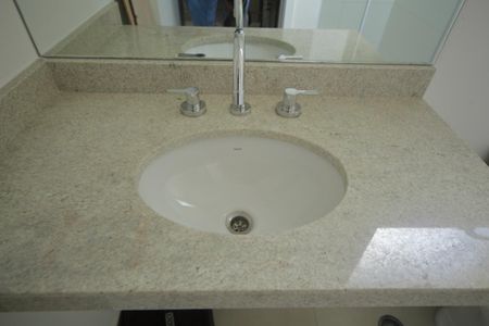 Apartamento à venda com 78m², 2 quartos e 2 vagasBanheiro da Suíte 2