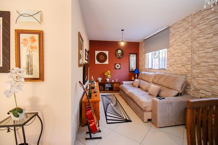 Sala de casa para alugar com 4 quartos, 143m² em Olaria, Rio de Janeiro