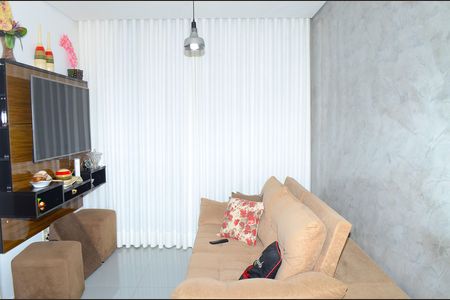 Sala de apartamento à venda com 3 quartos, 70m² em Jardim Vitoria, Belo Horizonte
