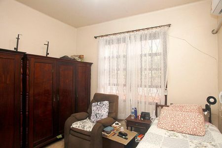 Quarto 2 de casa à venda com 2 quartos, 70m² em Santana, Porto Alegre