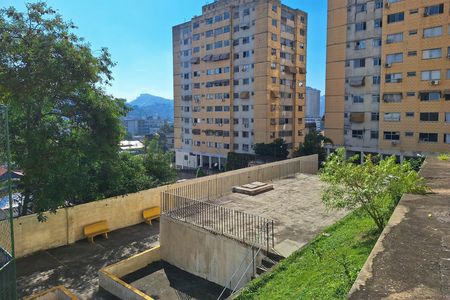 Apartamento à venda com 90m², 2 quartos e 1 vagaÁrea comum