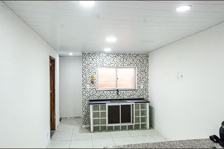 Casa para alugar com 75m², 2 quartos e sem vaga