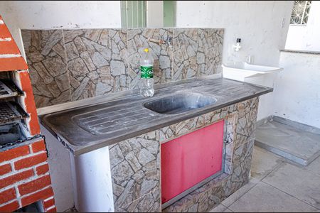 Casa para alugar com 75m², 2 quartos e sem vaga