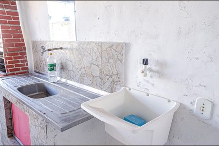 Casa para alugar com 75m², 2 quartos e sem vaga