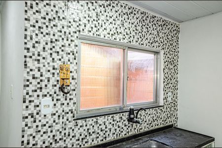 Casa para alugar com 75m², 2 quartos e sem vaga