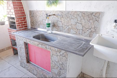 Casa para alugar com 75m², 2 quartos e sem vaga