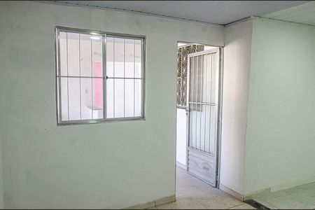Casa para alugar com 75m², 2 quartos e sem vaga