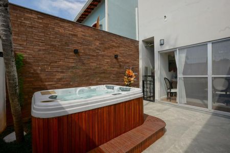 Casa à venda com 3 quartos, 216m² em Jardim Petropolis, São Paulo