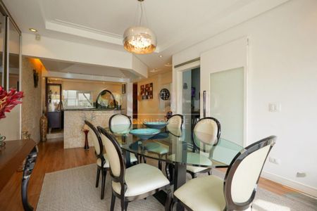 Casa à venda com 3 quartos, 216m² em Jardim Petropolis, São Paulo