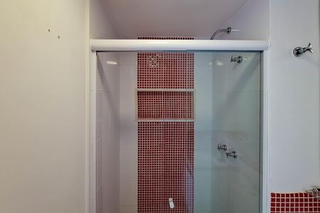 Apartamento à venda com 58m², 2 quartos e 1 vaga Apartamento à venda com 58m², 2 quartos e 1 vagaBanheiro Social