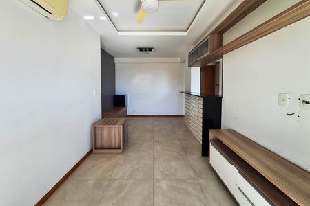Sala de apartamento à venda com 2 quartos, 58m² em Itaipu, Niterói