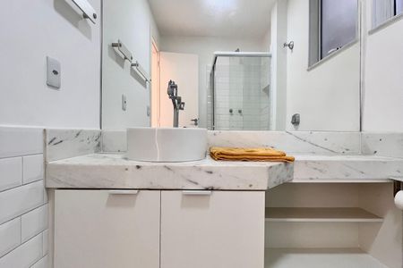 Apartamento para alugar com 120m², 3 quartos e sem vaga Apartamento para alugar com 120m², 3 quartos e sem vagaBanheiro da suíte