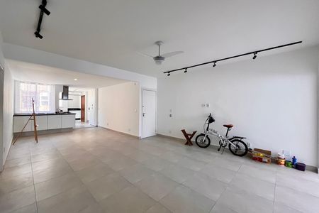 Apartamento para alugar com 120m², 3 quartos e sem vaga Apartamento para alugar com 120m², 3 quartos e sem vagaSala
