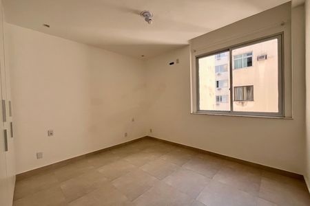 Apartamento para alugar com 120m², 3 quartos e sem vaga Apartamento para alugar com 120m², 3 quartos e sem vagaSuite