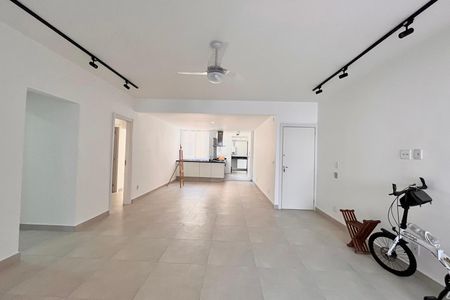 Apartamento para alugar com 120m², 3 quartos e sem vaga Apartamento para alugar com 120m², 3 quartos e sem vagaSala