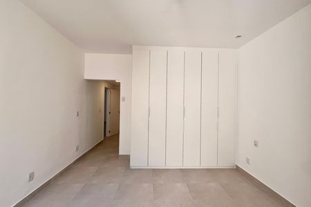 Apartamento para alugar com 120m², 3 quartos e sem vaga Apartamento para alugar com 120m², 3 quartos e sem vagaSuite