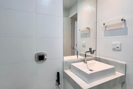 Apartamento para alugar com 120m², 3 quartos e sem vaga Apartamento para alugar com 120m², 3 quartos e sem vagaBanheiro social