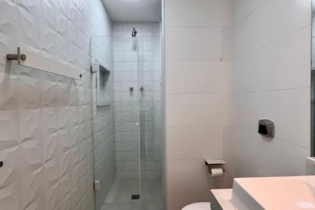 Apartamento para alugar com 120m², 3 quartos e sem vaga Apartamento para alugar com 120m², 3 quartos e sem vagaBanheiro social