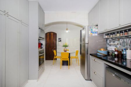 Casa à venda com 3 quartos, 265m² em Santo Amaro, São Paulo